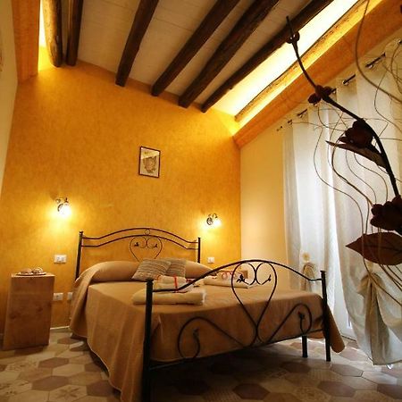 Palazzo Campisi Rooms Tropea Exterior photo