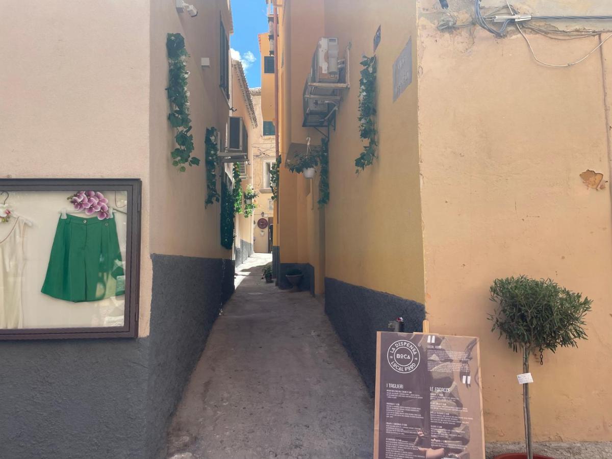 Palazzo Campisi Rooms Tropea Exterior photo