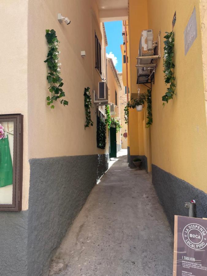 Palazzo Campisi Rooms Tropea Exterior photo