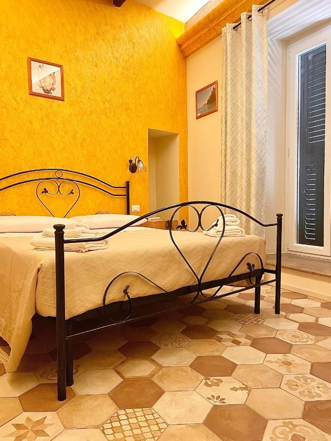 Palazzo Campisi Rooms Tropea Exterior photo
