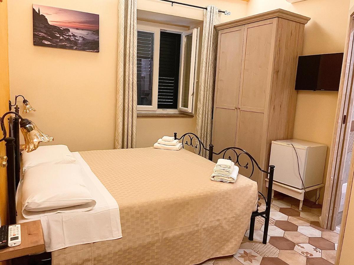Palazzo Campisi Rooms Tropea Exterior photo