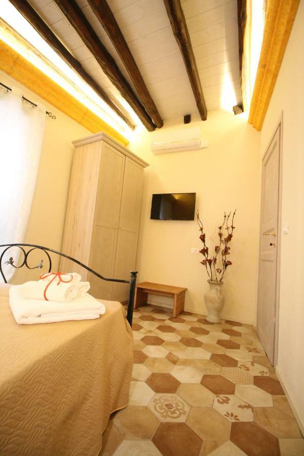 Palazzo Campisi Rooms Tropea Exterior photo