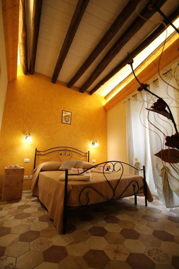 Palazzo Campisi Rooms Tropea Exterior photo